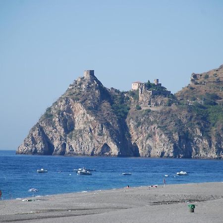 Quattro Torri B&B Santa Teresa Di Riva Exteriör bild