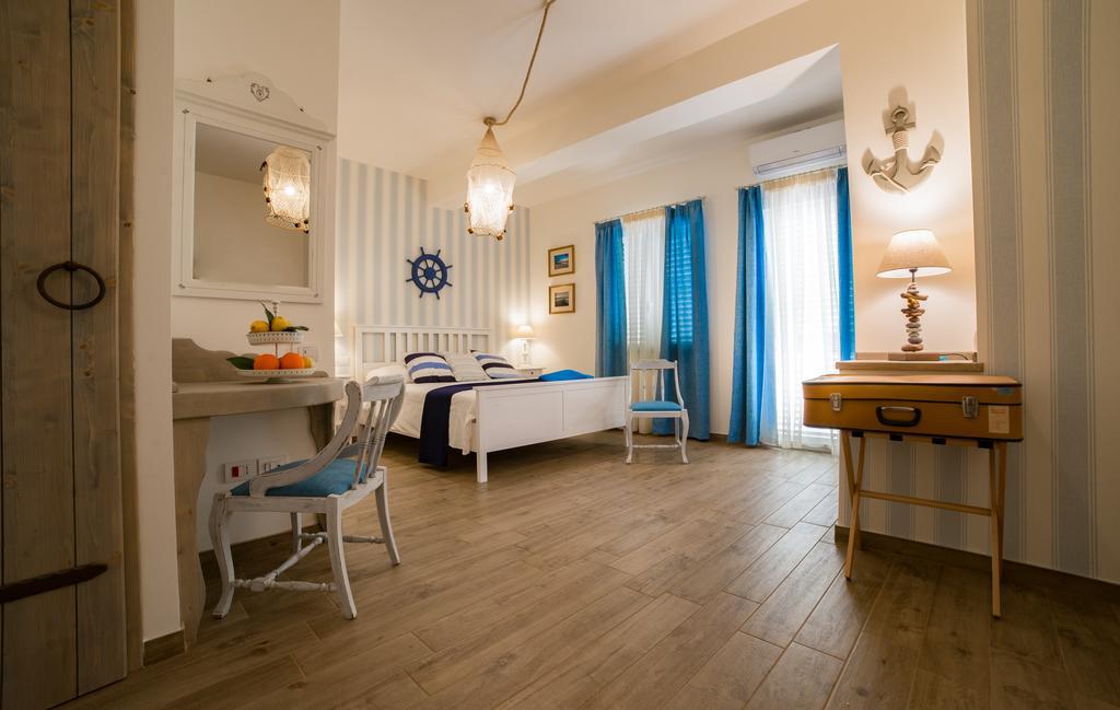 Quattro Torri B&B Santa Teresa Di Riva Exteriör bild